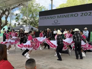 Heliostar Metals en alianza con la Fundación Fútbol Más, culminó con éxito su campamento comunitario, que benefició a 127 habitantes de las localidades de San Agustín y San Lucas