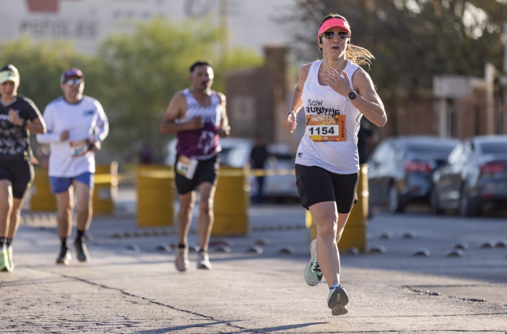 Peñoles impulsa el deporte en comunidades mineras con programas como Meta 10K y Academias Santos, fortaleciendo la salud, la inclusión y el desarrollo social en México.